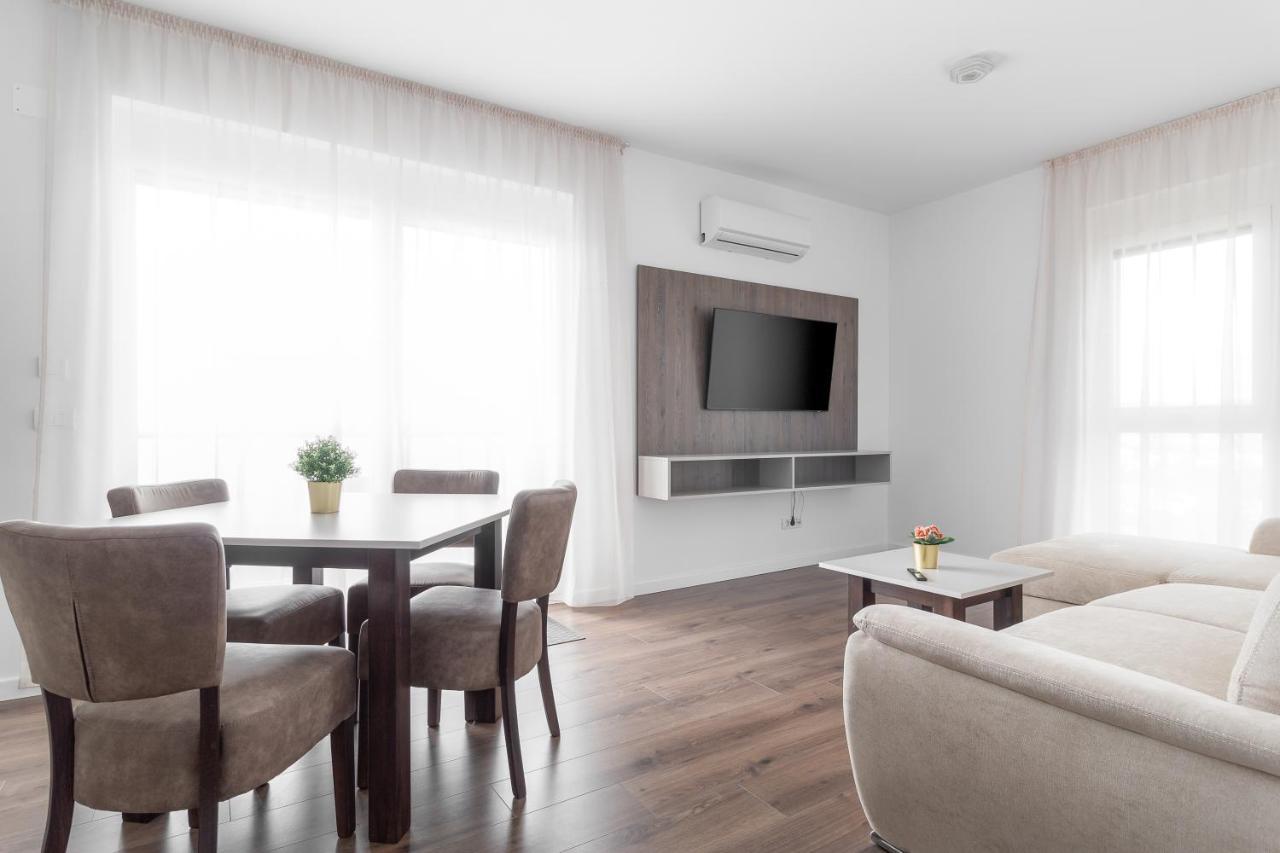 Grand Hill Flats Διαμέρισμα Oradea Εξωτερικό φωτογραφία
